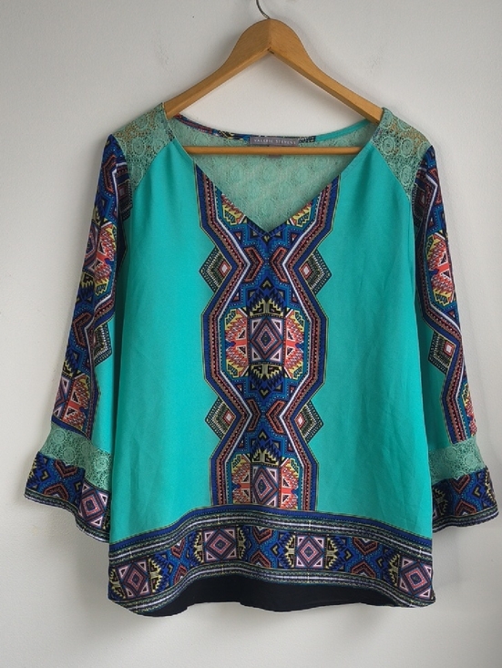Valerie Stevens Tops - Valerie Stevens Turquoise Geometric V-Neck Tunic
